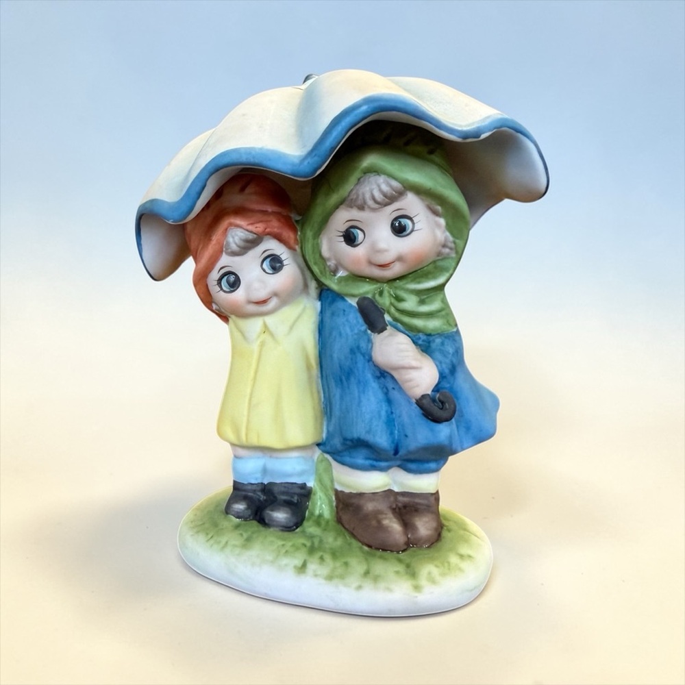 Vintage 1970s Ardco Ceramic Figurine Children Boy Girl Blue Umbrella Rain Retro